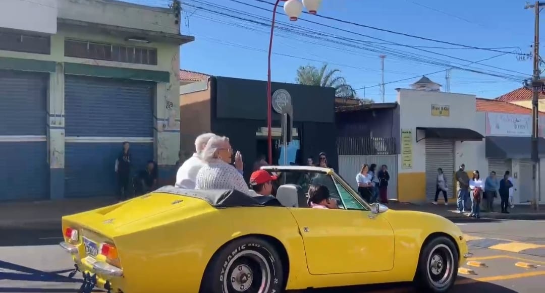 DESFILE DE 1º DE MAIO COMEMORA OS 93 ANOS DA CIDADE DE ASSAÍ COM HOMENAGENS, CULTURA E TRADIÇÕES!