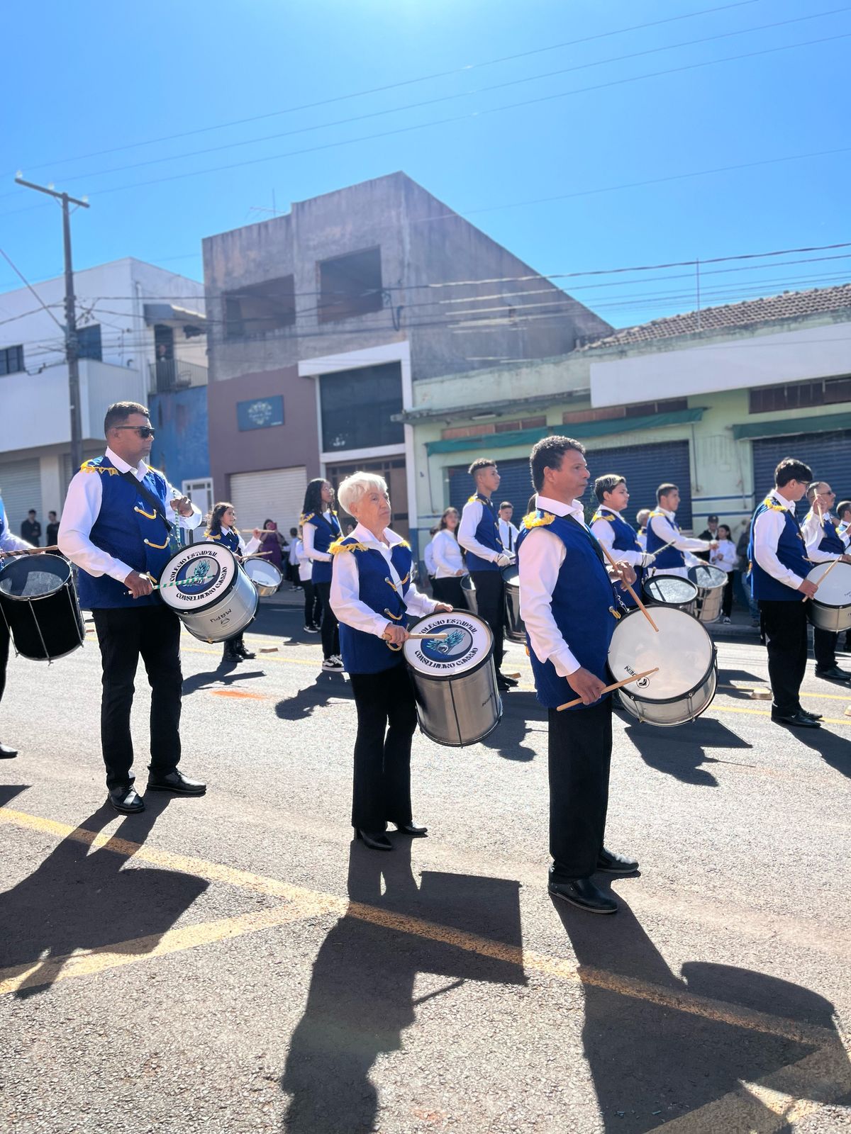 DESFILE DE 1º DE MAIO COMEMORA OS 93 ANOS DA CIDADE DE ASSAÍ COM HOMENAGENS, CULTURA E TRADIÇÕES!